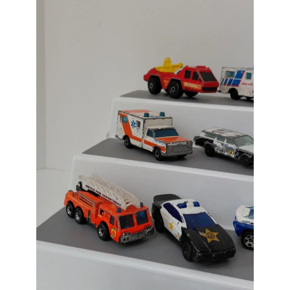LOT‎ of 16 Variety Die Cast Cars EMS Police Fire Vehicles 70s - 90s